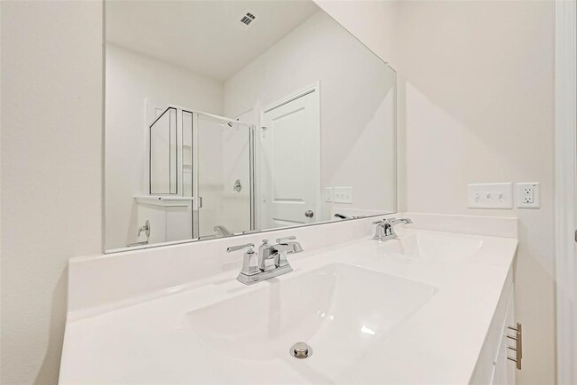 Building Photo - 16131 Kingfield Haven Dr