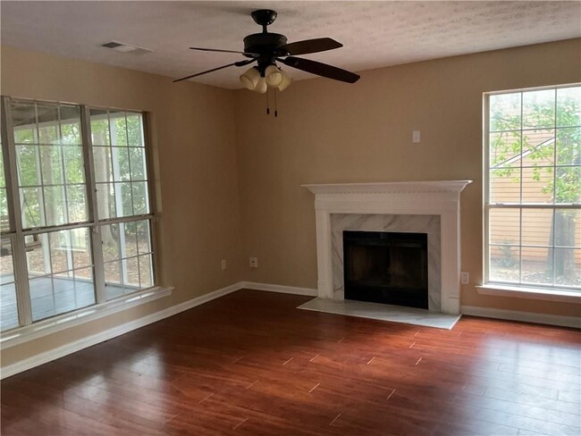 Building Photo - 2570 Treasure Ct
