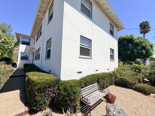 Building Photo - 102 N Kalorama St