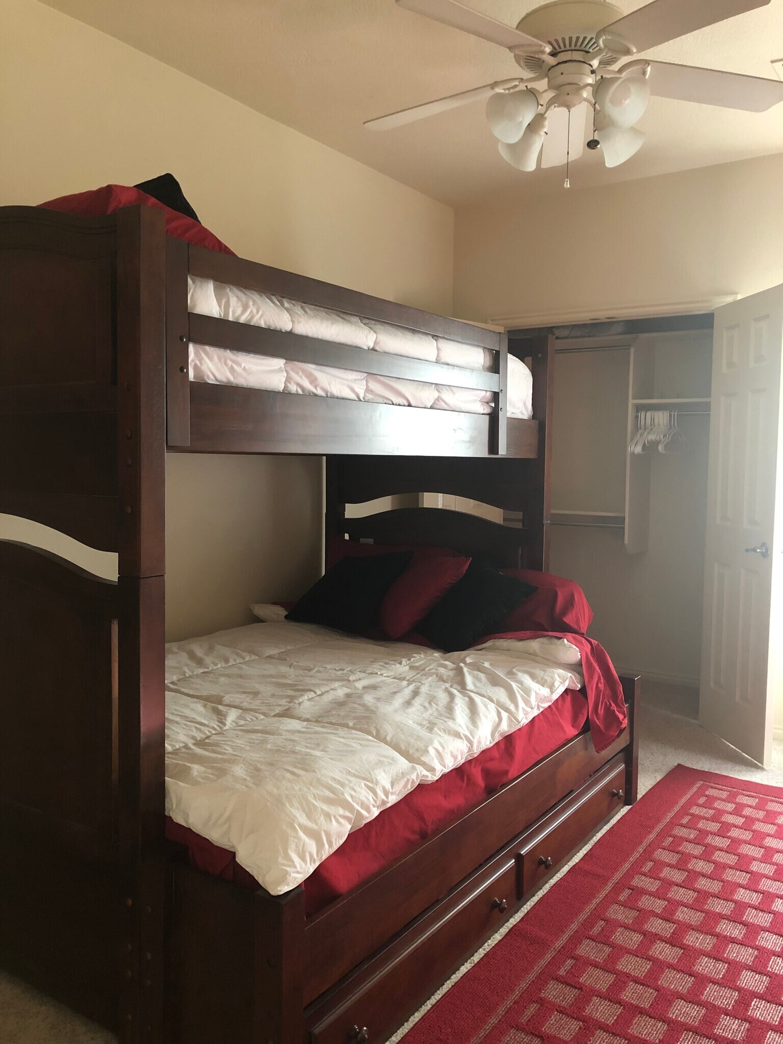 Second bedroom ( twin on double bunk twin - 1806 N Dixie Downs Rd