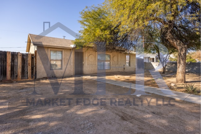 Building Photo - 3Bed/1Bath House at Chandler Blvd/McQueen Rd! Move-In Ready on 06/04/2026! -- NO HOA! RV GATE!