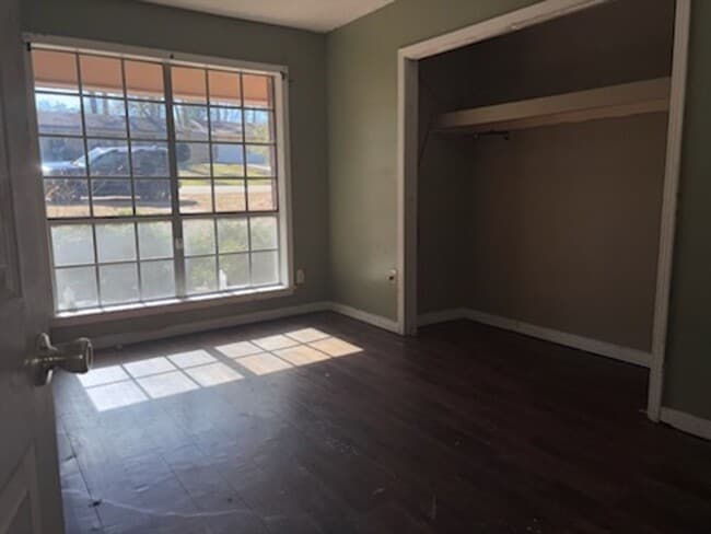 Building Photo - 1706 Dorgan St