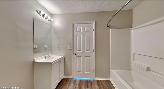 Building Photo - 11907 Alexandra Dr