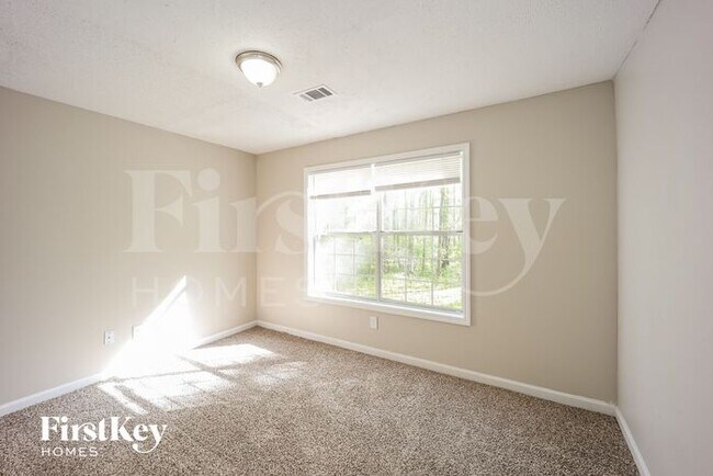 Building Photo - 390 Fox Meadow Dr