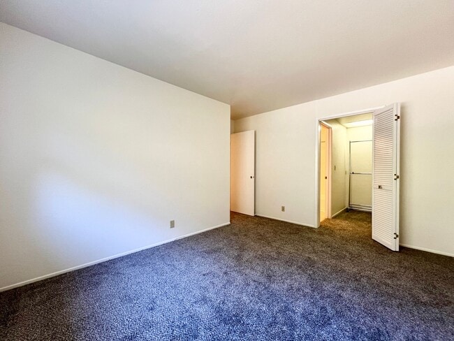 Building Photo - Spacious 4-Bed, 3-Bath Single-Family Home ...