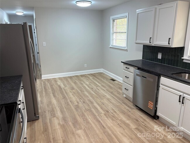 Building Photo - 1222 Long Shoals Rd