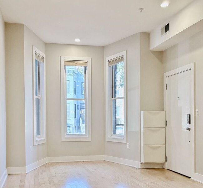 Building Photo - 1123 6th St NW