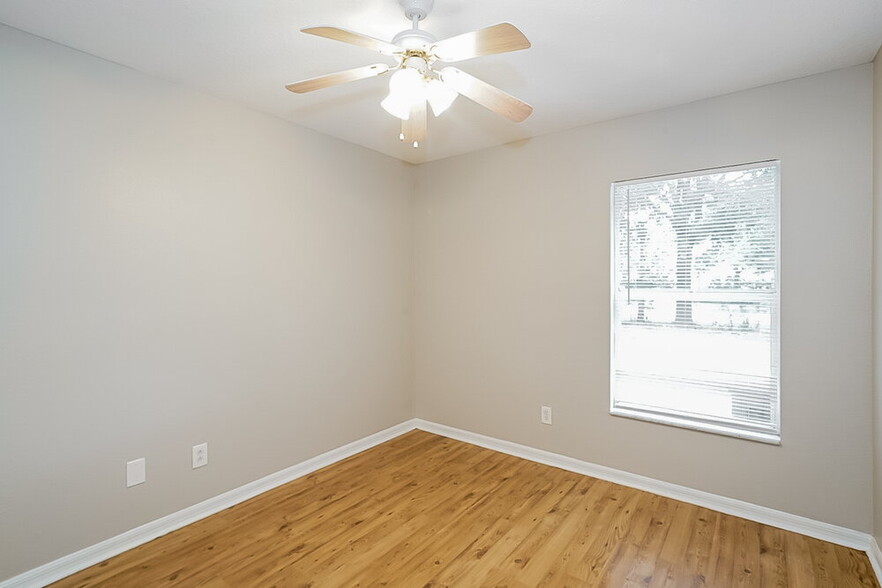 Building Photo - 7445 Oxford Garden Cir