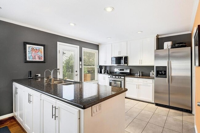 Building Photo - 3408 Bonnie Rd