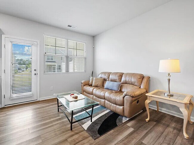 Building Photo - Lease OR Lease to Own