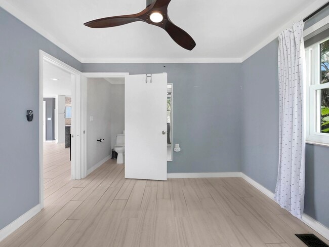 Building Photo - 5084 Atlantic View