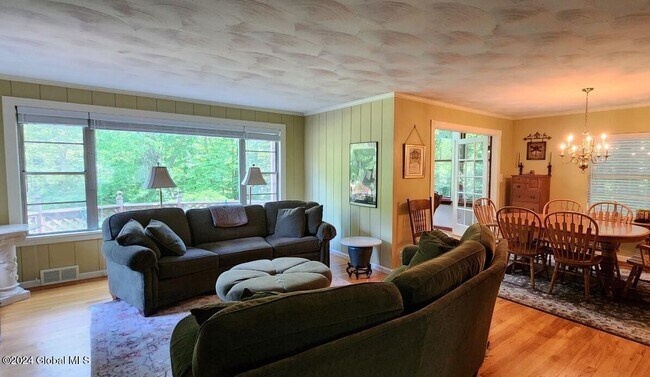 Building Photo - 535 Sand Creek Rd