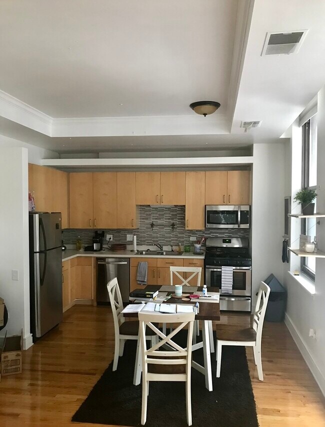 Building Photo - 212 W Washington St