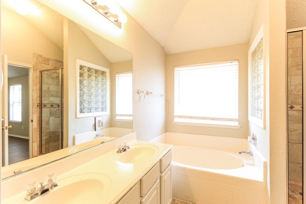 Building Photo - 833 Beaver Creek Dr