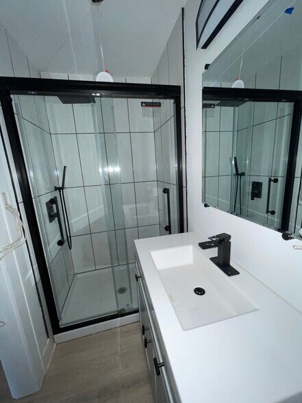 First Floor Full Bath - 719 S 17th St