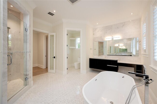 Building Photo - 680 Destacada Ave