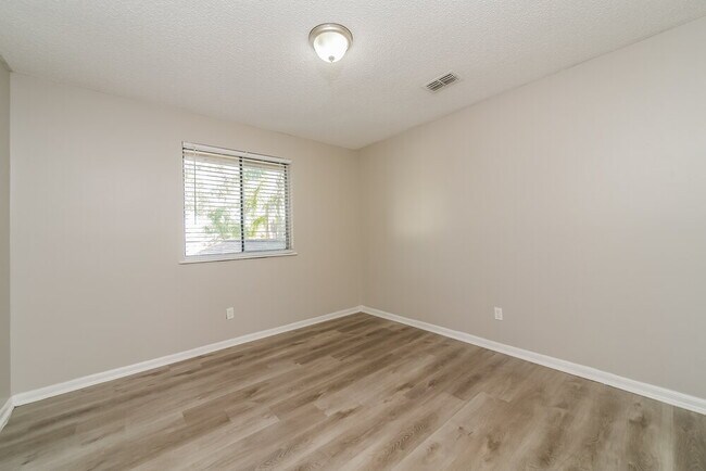 Building Photo - 1056 Saddleback Ridge Rd