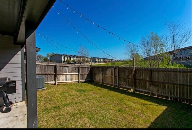 Building Photo - 2836 Papa Bear Dr