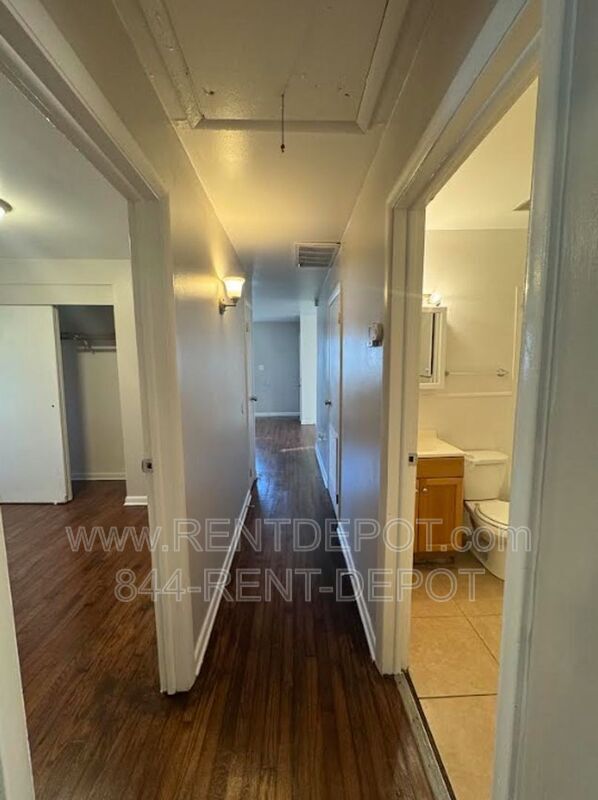 Building Photo - 720 Sweetser Ave