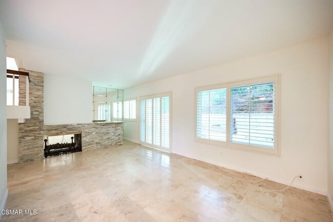 Building Photo - 681 Triunfo Canyon Rd