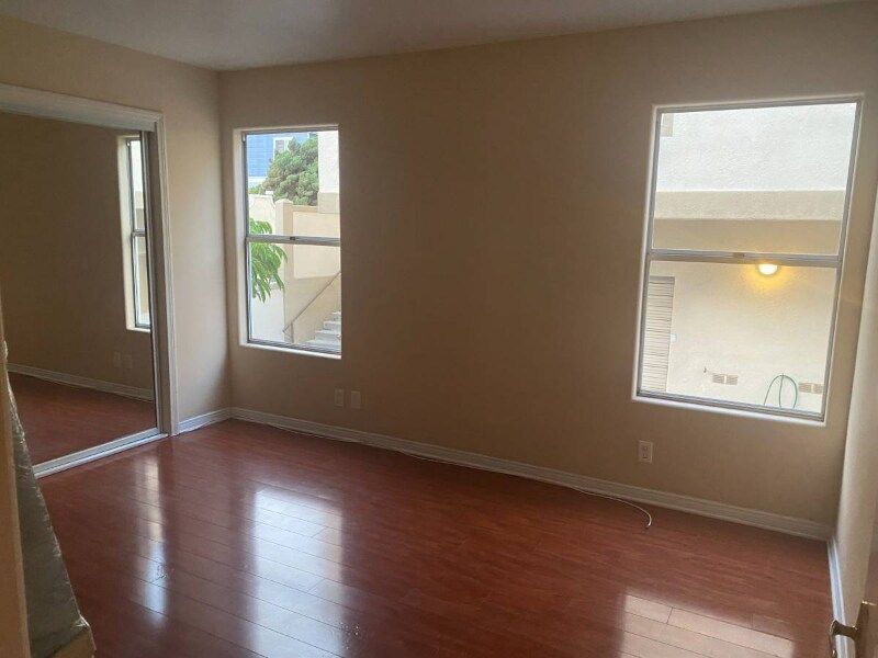 Building Photo - 212 N Catalina Ave