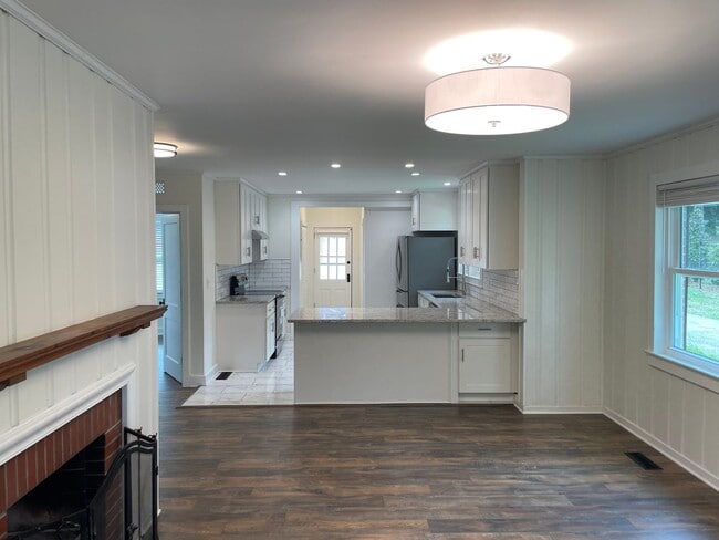 Building Photo - 408 Rockridge Ave