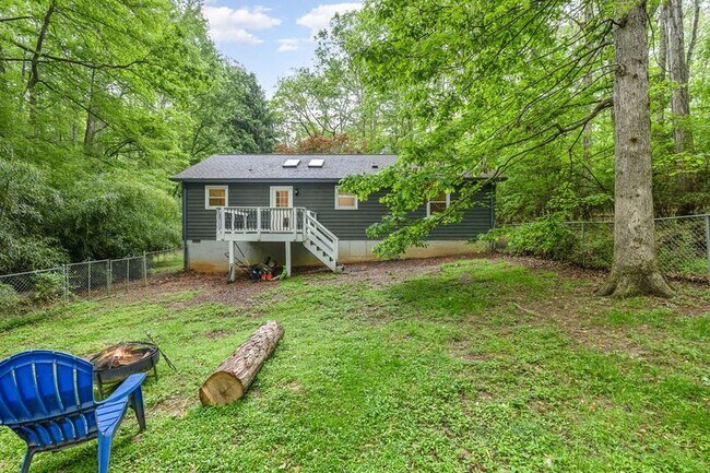Building Photo - 12401 Wilderness Park Dr