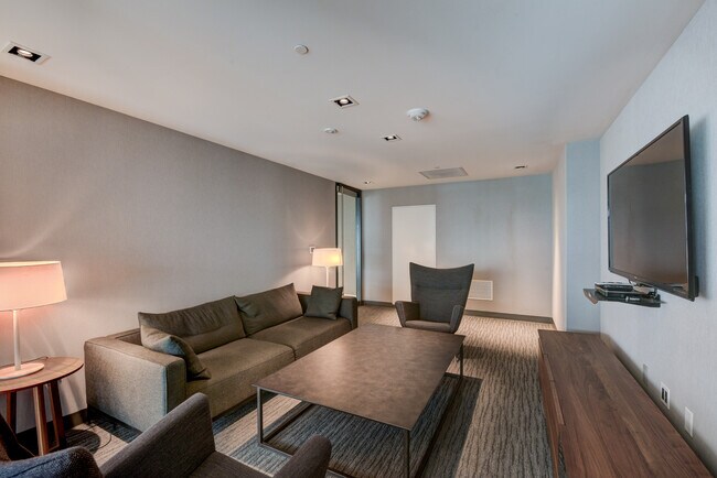 Building Photo - 201 Folsom St