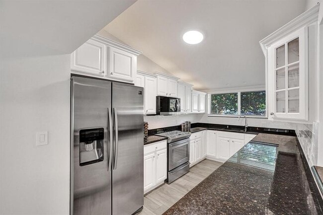 Building Photo - 2616 NE 27th Terrace