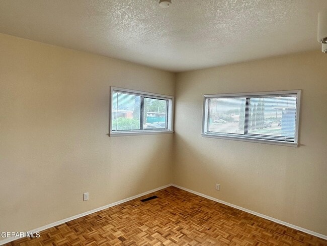 Building Photo - 5113 Trew Ct