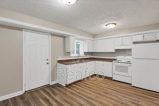 Building Photo - 2850 Baughman Ave