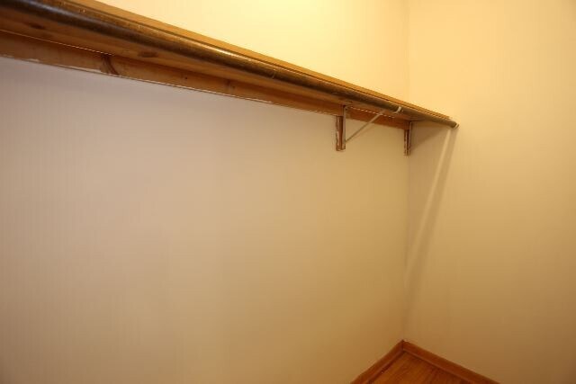 Building Photo - 638 W Barry Ave