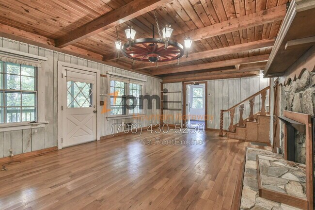 Building Photo - 266 Glenridge Dr