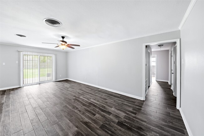 Building Photo - 9003 Bintliff Dr