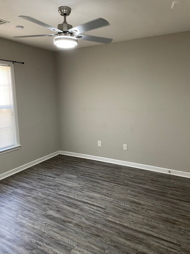 Building Photo - LOCATION - Close to everything Augusta. Updated townhome in West Wheeler Townhomes move in ready