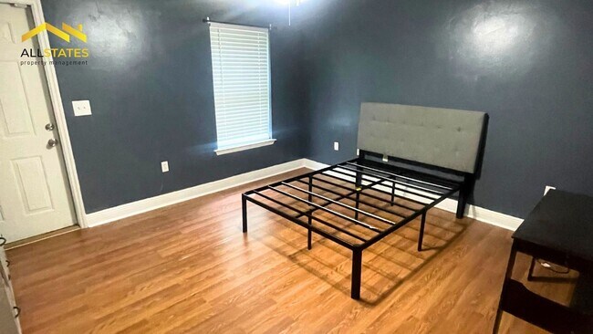 Building Photo - 3361 Sawtooth Dr