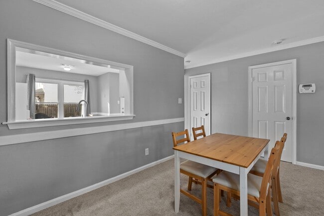 Building Photo - Beautiful Townhouse-Style Home in Virginia Beach!