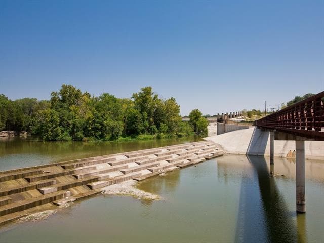 Building Photo - 9443 Waterview Rd