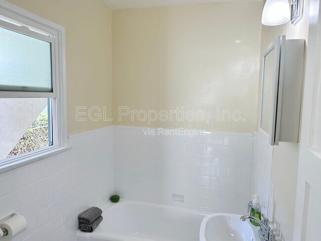 Building Photo - 5122 Lemon Grove Ave