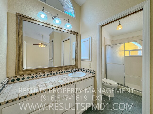 Building Photo - Spacious 4 Bedroom on corner lot