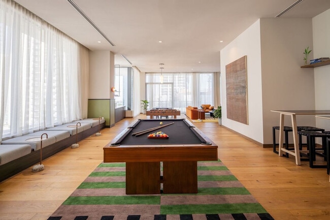 Building Photo - 11 NE 6th St