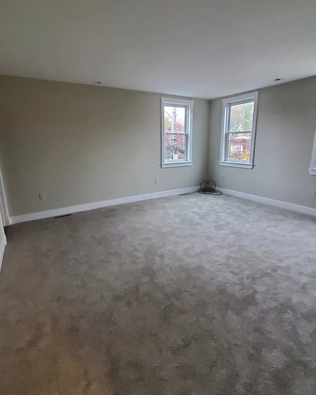 Building Photo - 149 Dove St