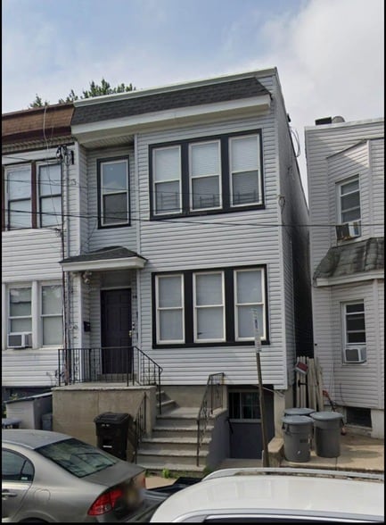 Building Photo - 1413 43rd St