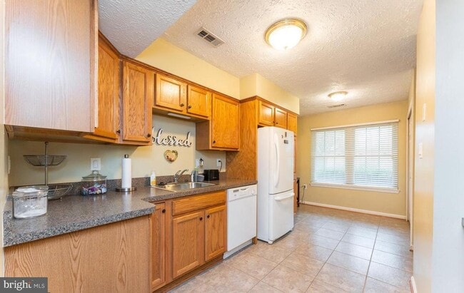 Building Photo - 6006 Bobcat Ct