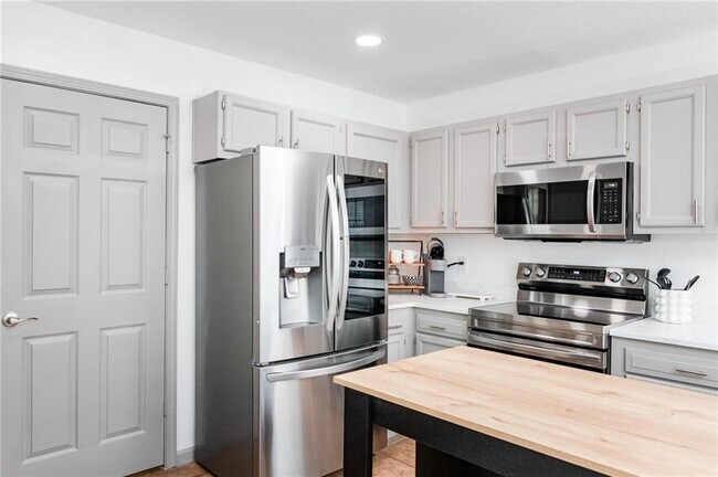 Building Photo - 1975 W Deane St