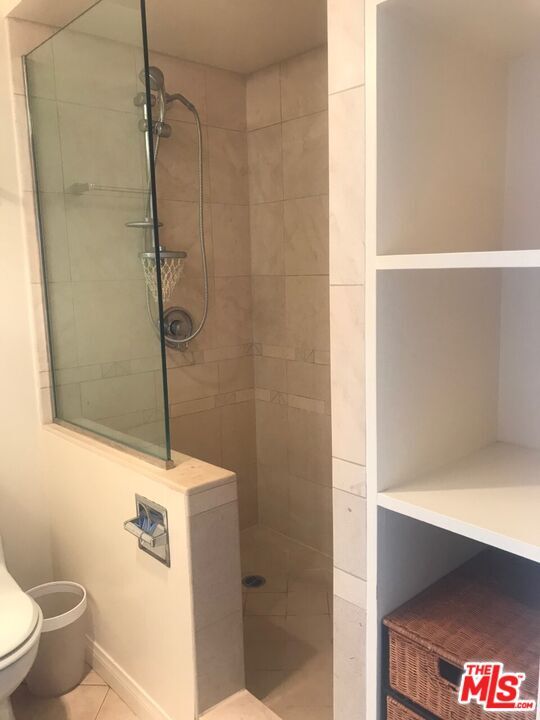 Building Photo - 4267 Marina City Dr