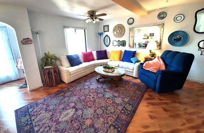 Primary Photo - Furnished Vacation Condo w/ Community Pool**