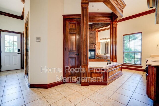 Building Photo - 7135 Sunset Ridge Cir