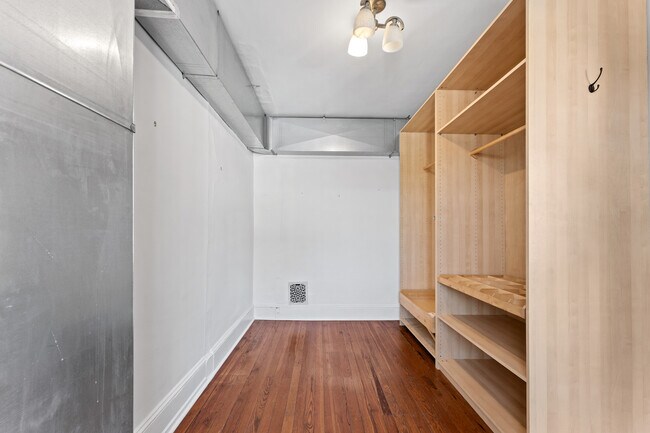 Building Photo - 1139 Titan St