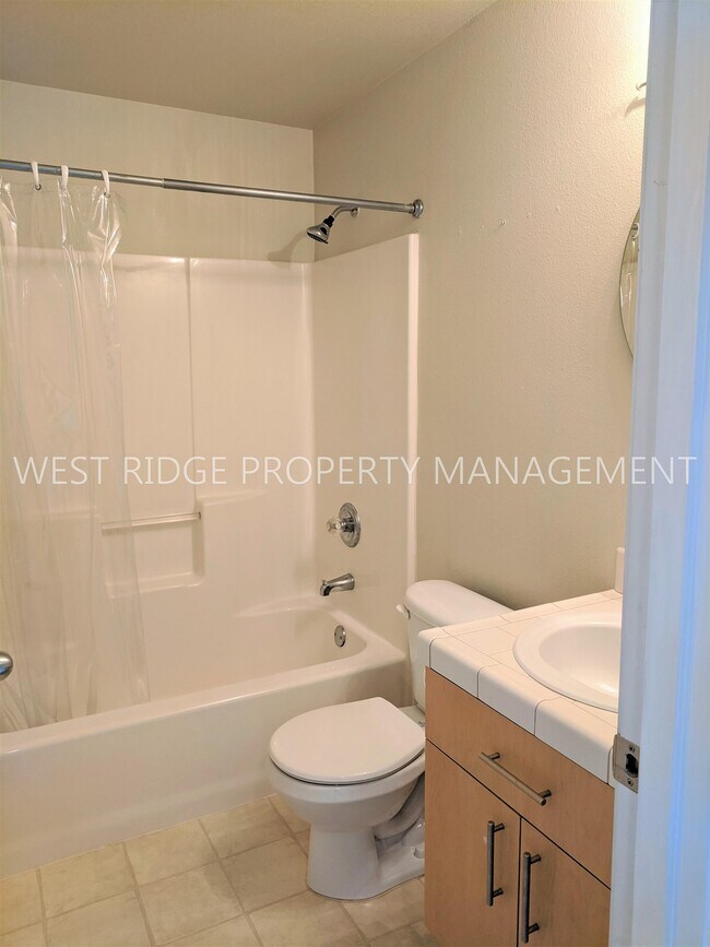 Building Photo - 519 SW 207th Ave